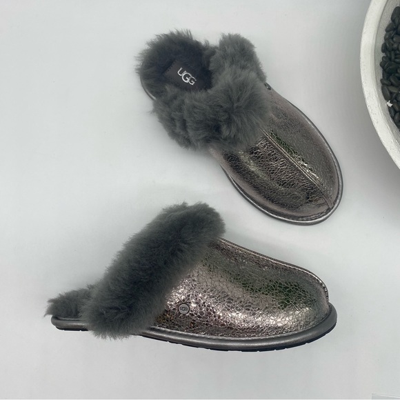 UGG women’s Scuffette II Metallic Sparkle Shearling Slippers in size 6 NEW - Picture 1 of 6